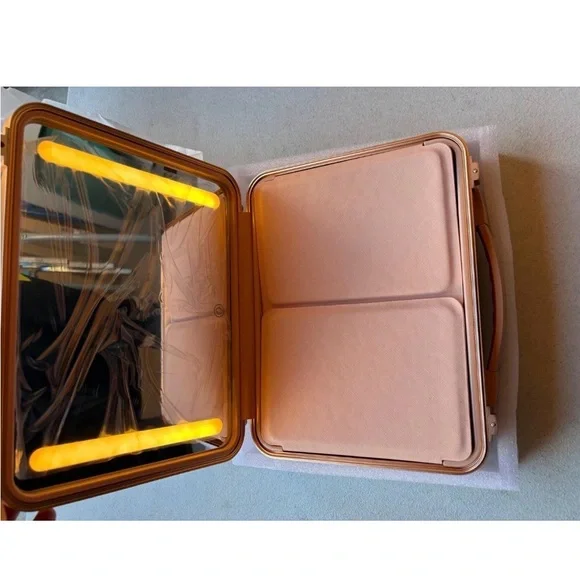 Travel Makeup Case with LED Mirror - Durable Makeup Case with Lighted Mirror wit - Picture 4 of 9